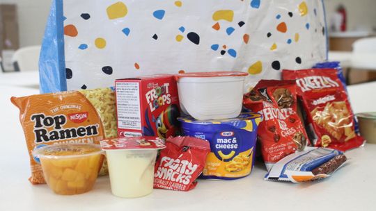 Come or Go: Snack Pack program open to all