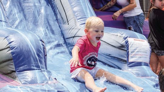 Families flock to Summer Splash