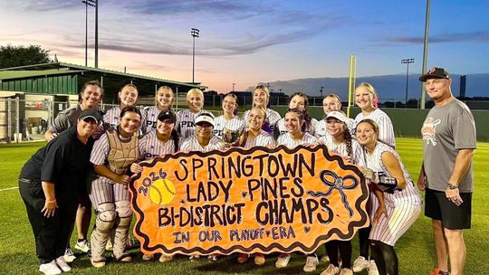 Lady Pines power past FW Southwest in bidistrict rout