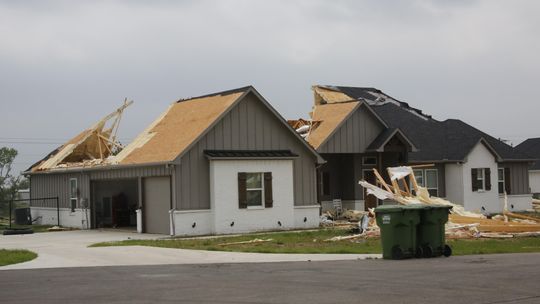 EF-1 tornado strikes Springtown