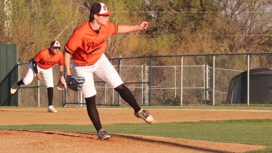 Porcupines fall just short of district title, turn focus to playoffs