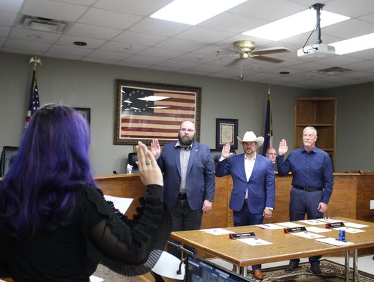 2 newly elected council members take oath in Reno