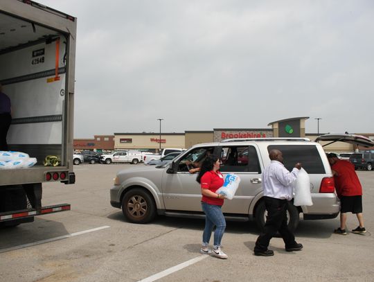 Brookshire’s extends ice donations to Springtown residents following tornado