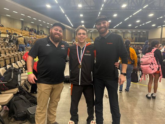 Contreras advances as Springtown wrestlers compete at regionals