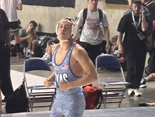 Contreras goes 2-2 at Fargo national tournament