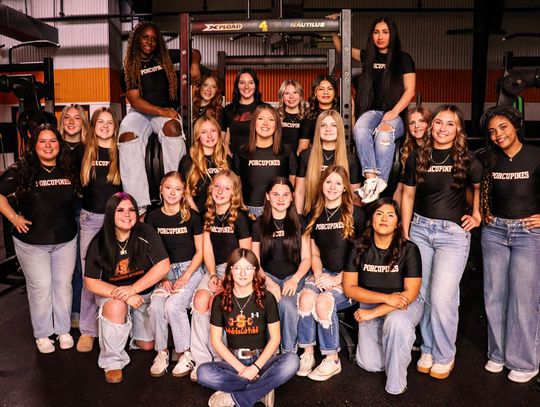 Ladies dominate qualifying meet, send 24 lifters to regionals