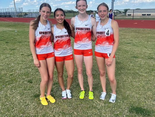 Lady Porcupines set school record in mile relay