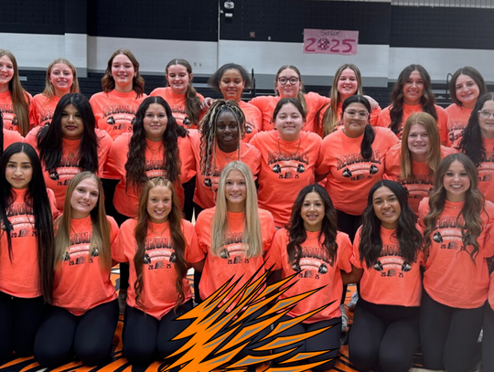 Lady powerlifting charge through to another win