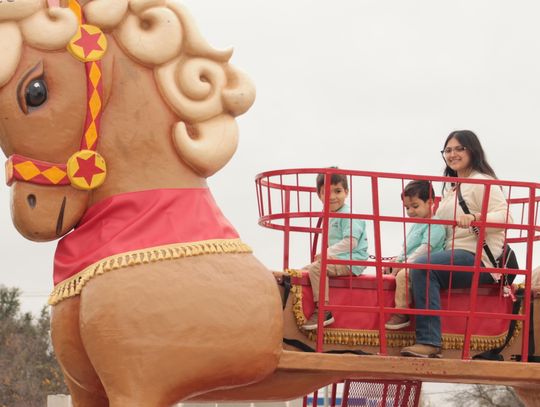 Old-Fashioned Christmas brings holiday cheer