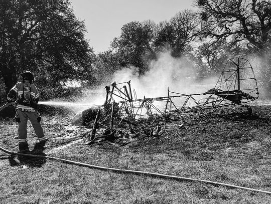 Plane crashes, burns south of Azle