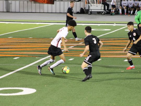 Porcupine soccer falls to Collegiate Academy