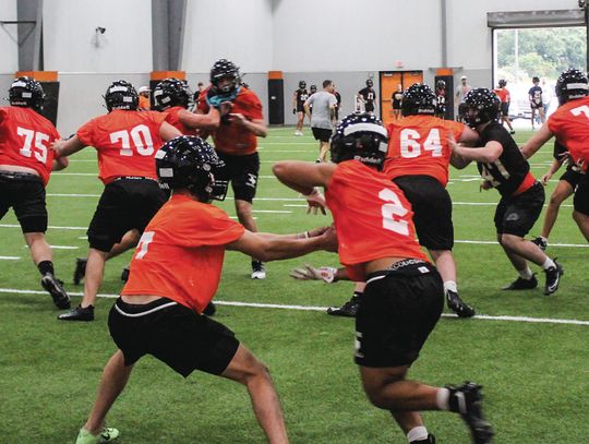 Porcupines battle Brock in first scrimmage of 2025