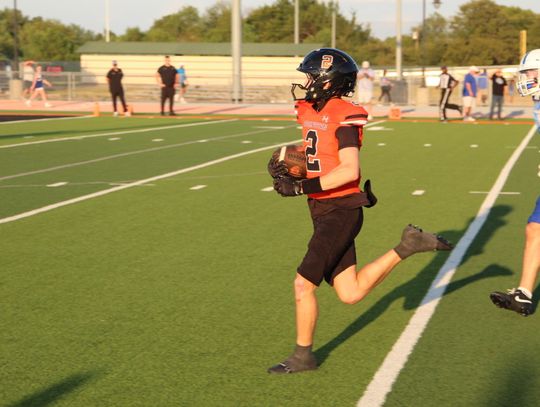 Rockets edge Porcupines with late field goal, 38-35