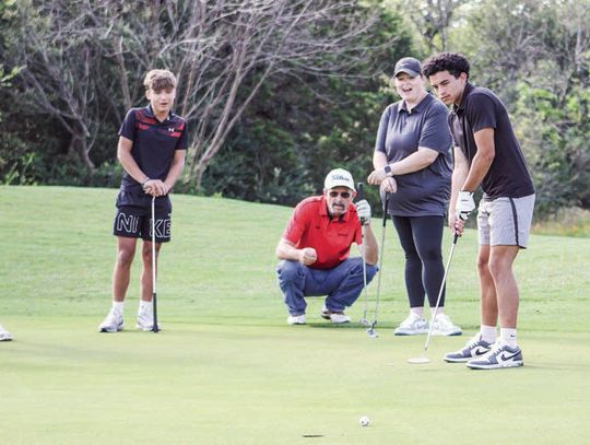 SEF golf tourney a swinging success