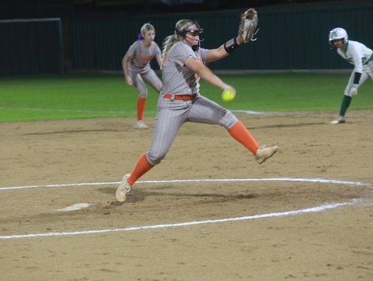 Spray, Jacobson power Lady Porcupines past Azle
