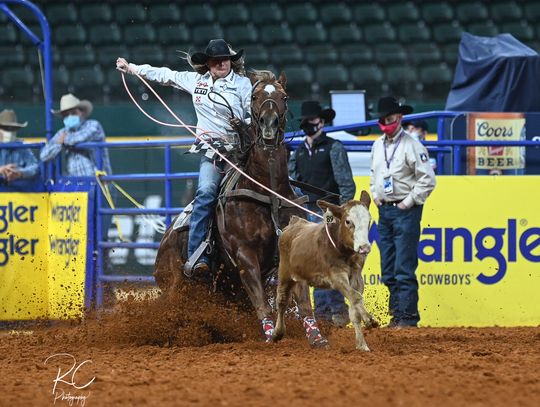 Springtown cowgirl balances rodeo career with growing podcast