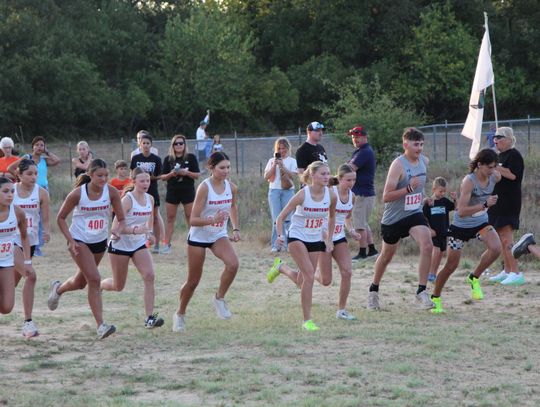 Walker paces Porcupines at Azle cross-country meet