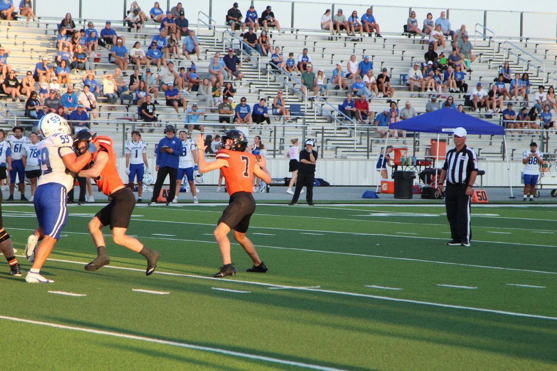Aubrey rallies past Springtown, 21-14 Aubrey rallies past Springtown, 21-14