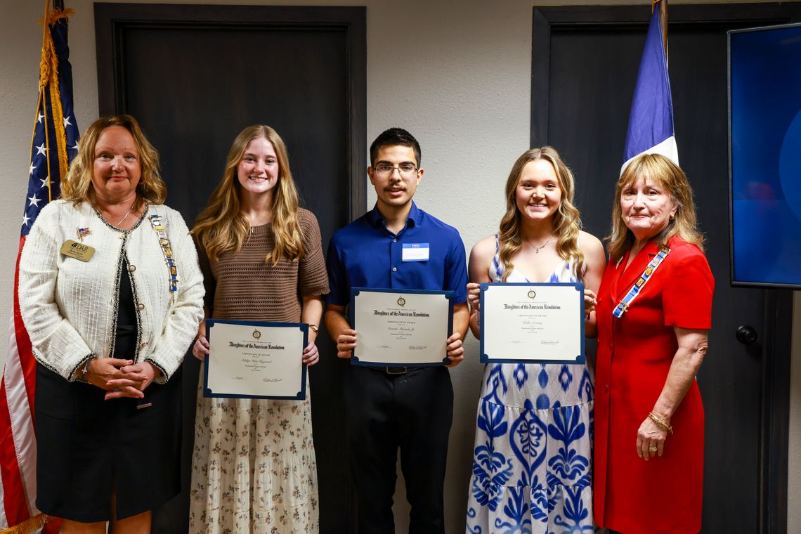 DAR hosts Good Citizen Awards, scholarship luncheon DAR hosts Good Citizen Awards, scholarship luncheon