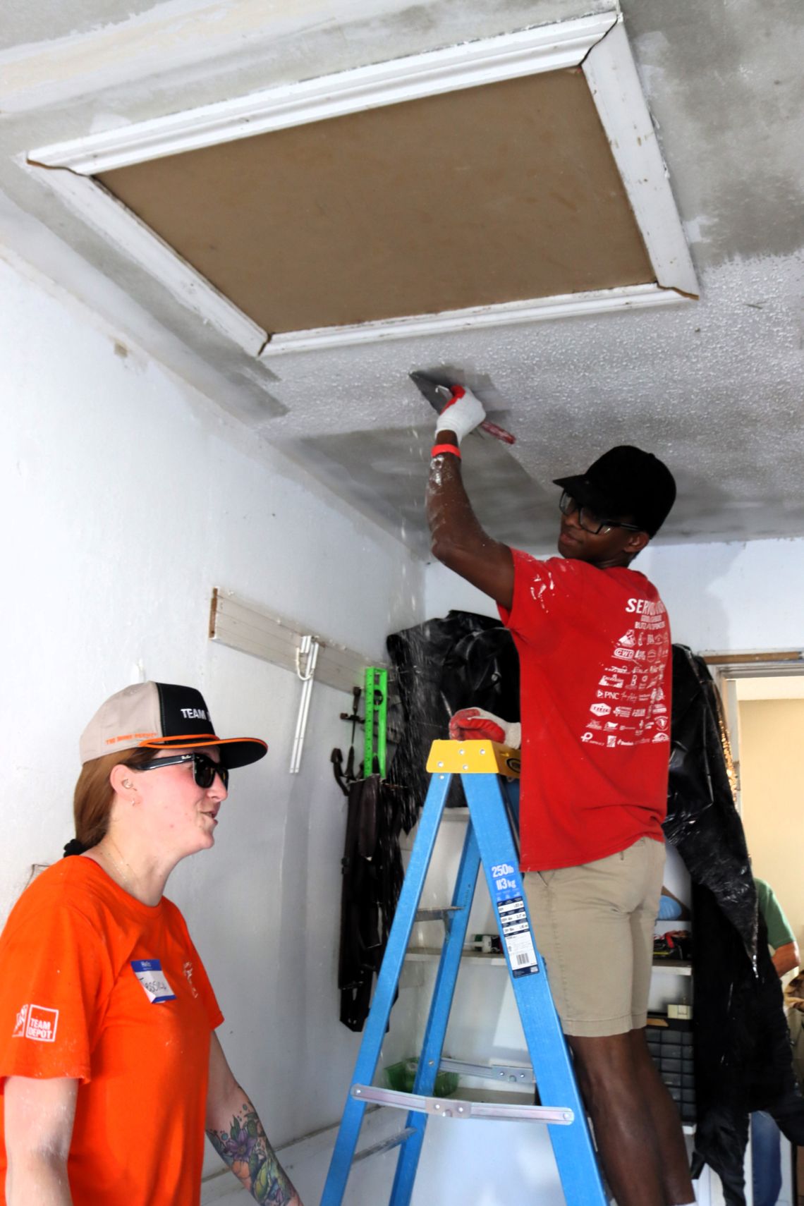 Fall blitz blesses Navy veteran Fall blitz blesses Navy veteran