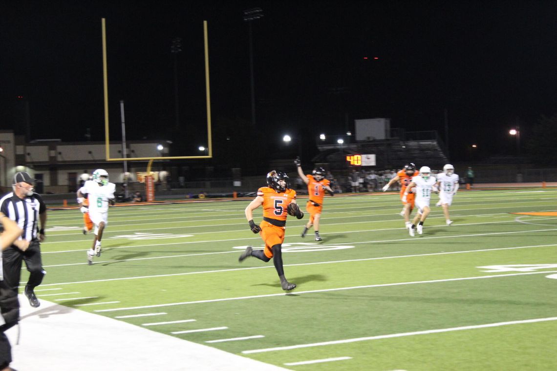 Lake Dallas edges Springtown in district opener Lake Dallas edges Springtown in district opener