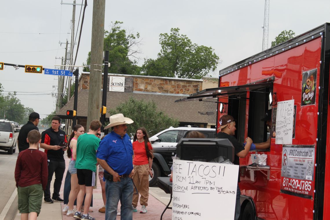 Local businesses, organizations unite to feed locals after storm
