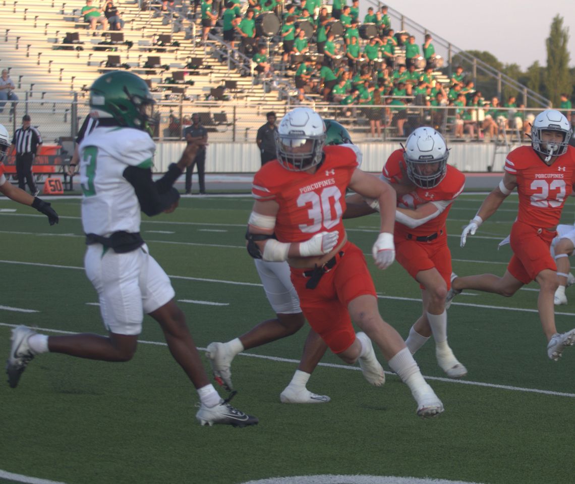 Porcupines get first test against Arlington Heights Porcupines get first test against Arlington Heights