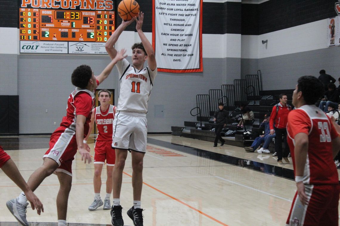 Porcupines hold off Castleberry in district win