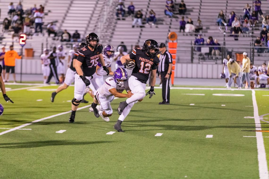 Porcupines power past Alvarado, keep playoff hopes alive Porcupines power past Alvarado, keep playoff hopes alive