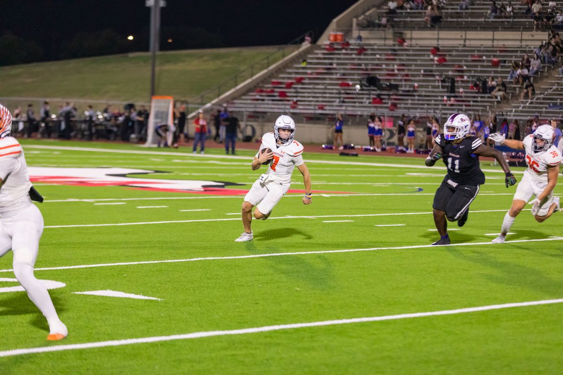 Porcupines remain undefeated with district-opening win