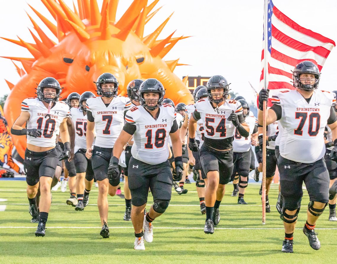Porcupines roll past Graham in 36-7 victory