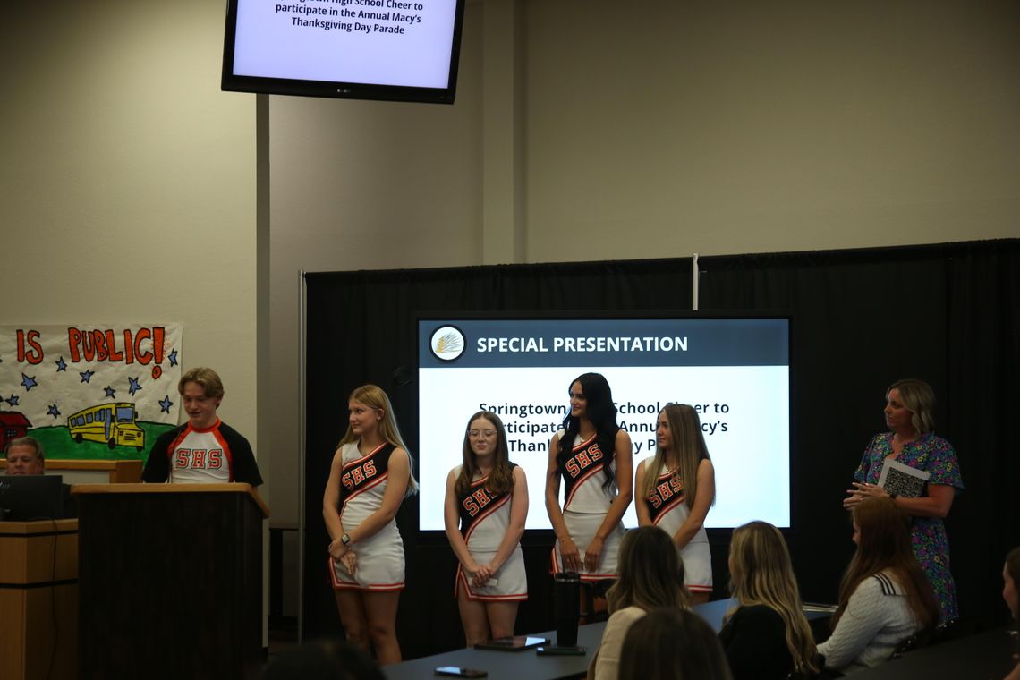 SHS cheerleaders head to New York for Macy’s parade