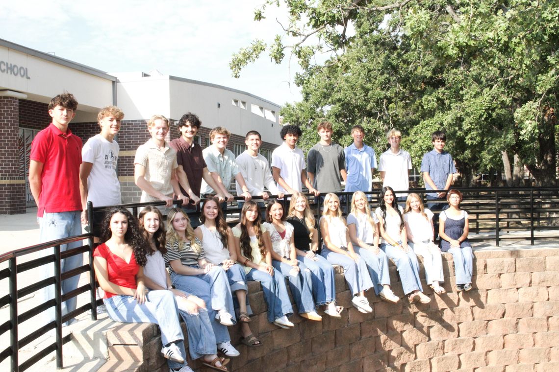 SHS students move closer to homecoming crown SHS students move closer to homecoming crown