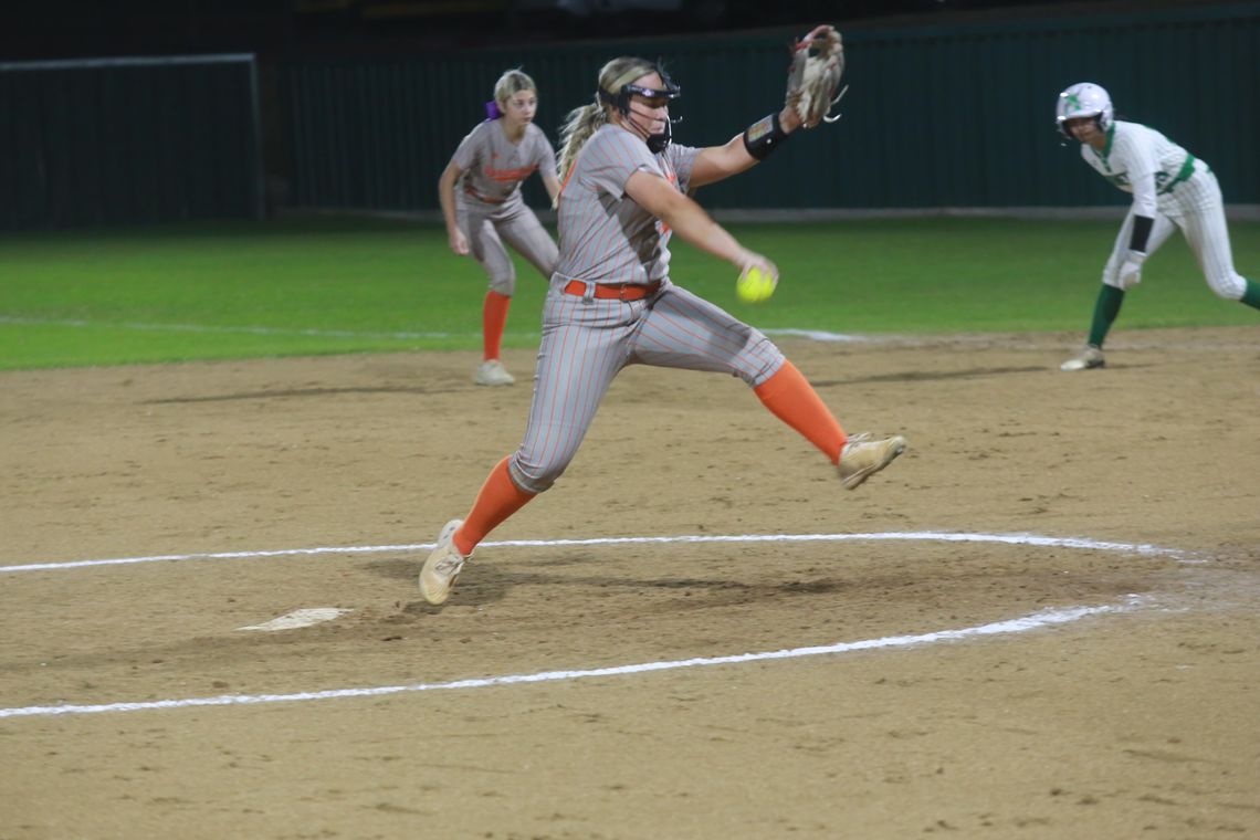 Spray, Jacobson power Lady Porcupines past Azle Spray, Jacobson power Lady Porcupines past Azle